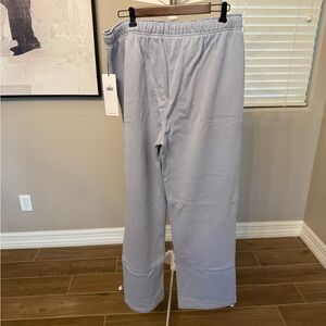 ALO Yoga Men's Light Gray Sweatpants